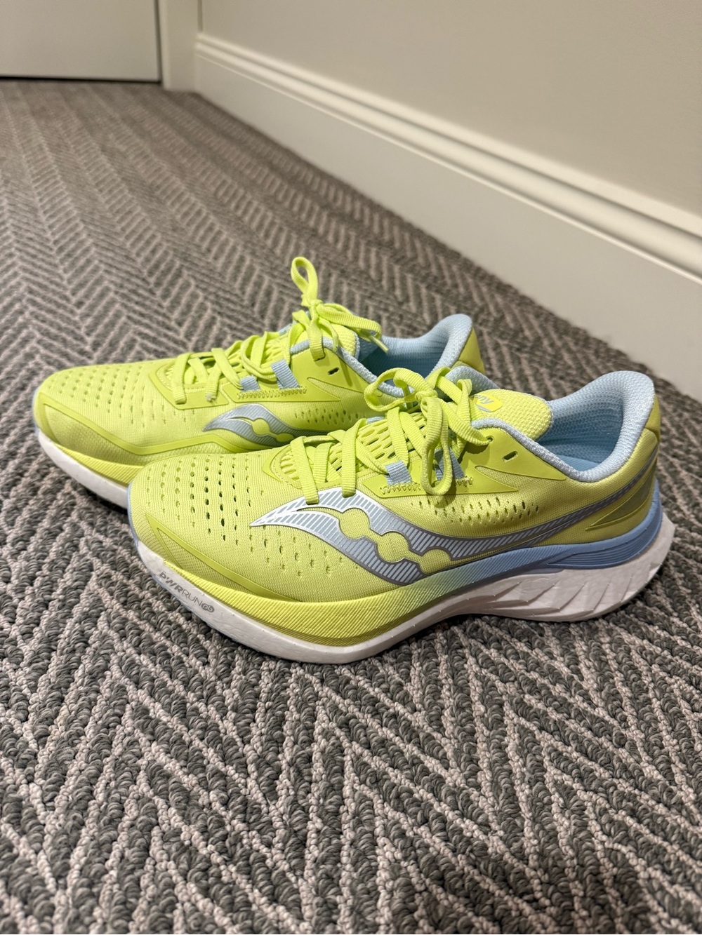 Saucony Women's Running Shoes - Neon Yellow/Light Blue size 8